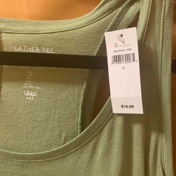 Basic green tank - Picture 2 of 3